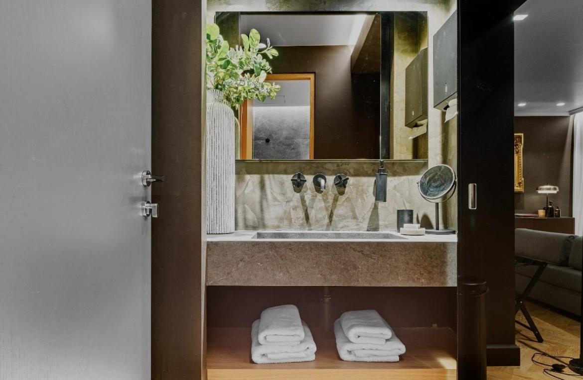 Nikiou Suites Luxury Residence Athènes Extérieur photo